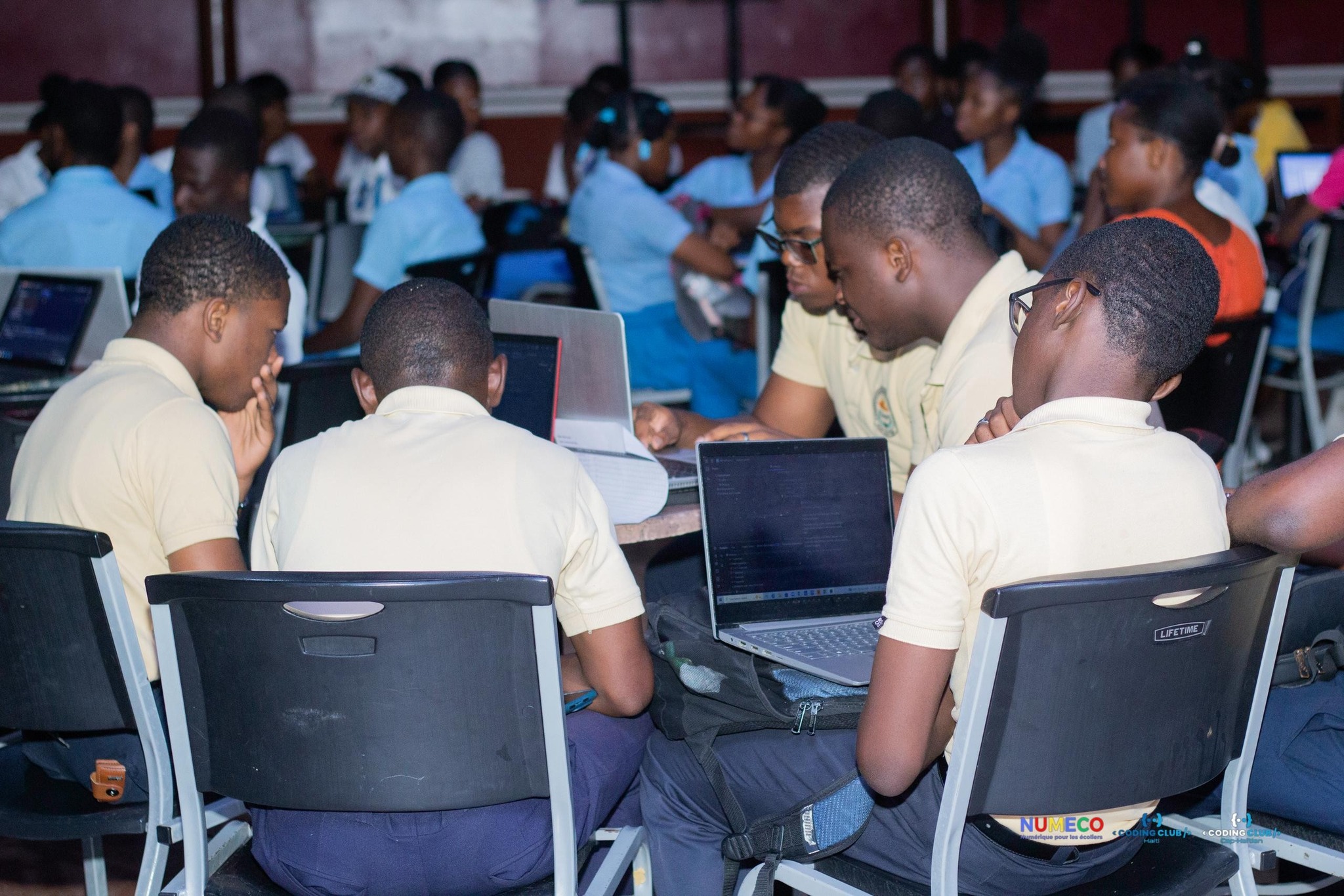 Cap-Haïtien : 70 écoliers s’initient à la programmation grâce au Coding Club Haïti
