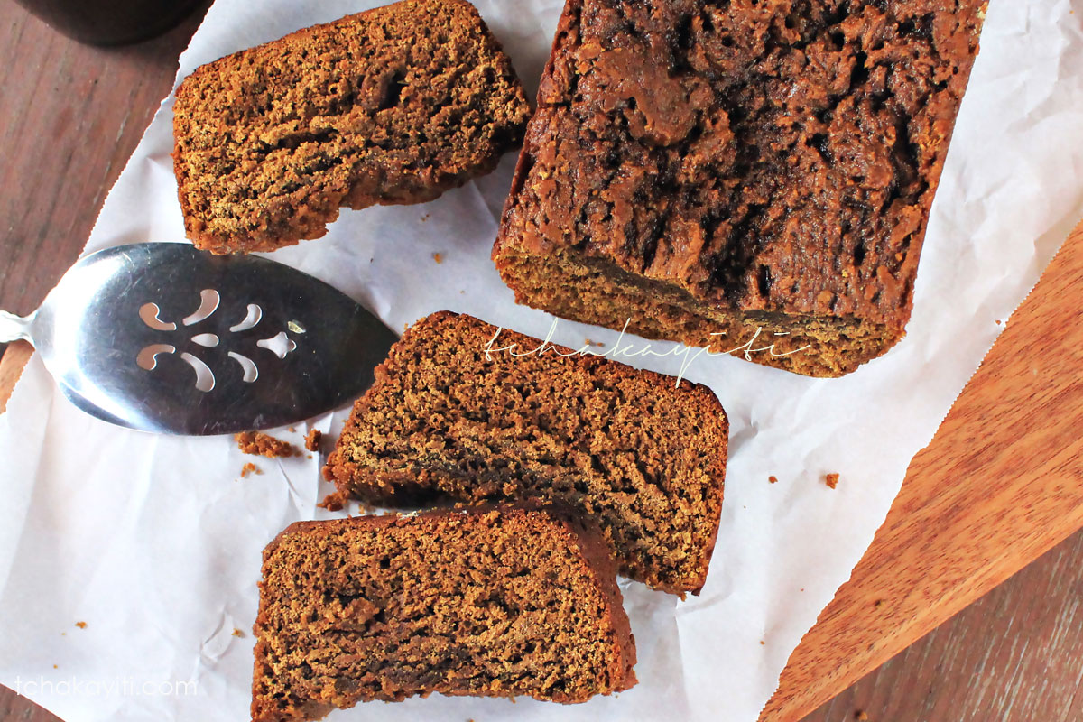 Recette du bonbon sirop haïtien : un dessert traditionnel moelleux et épicé à la mélasse