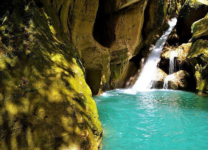 Bassin Bleu à Jacmel : La retraite naturelle ultime dans le sud-est d’Haïti