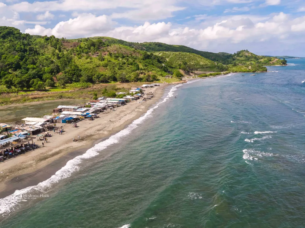 Haïti : Camp Louise : Un Trésor Caché au Cœur de la Baie de l’Acul du Nord